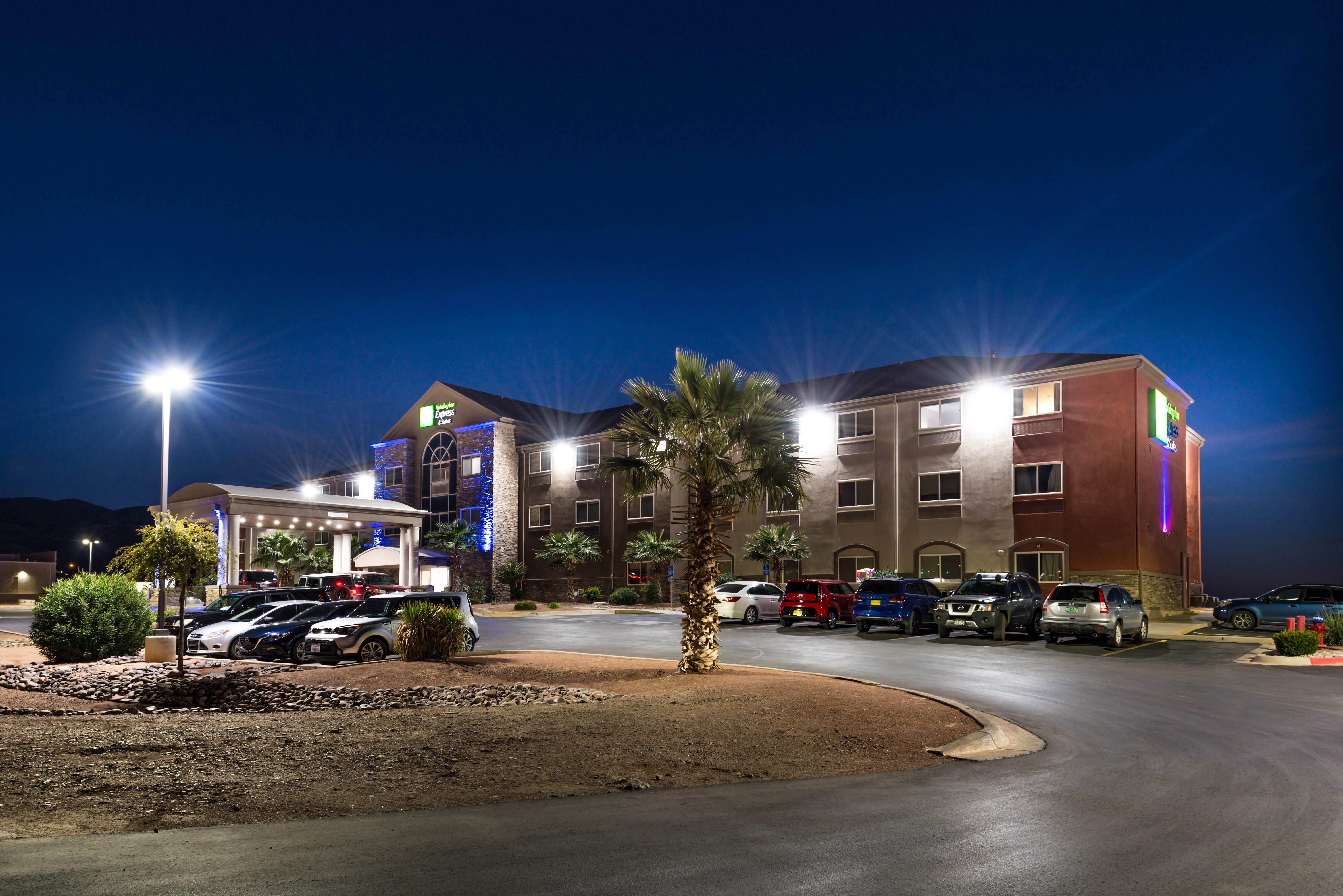 Holiday Inn Express & Suites Alamogordo Highway 54/70, An Ihg Hotel Esterno foto