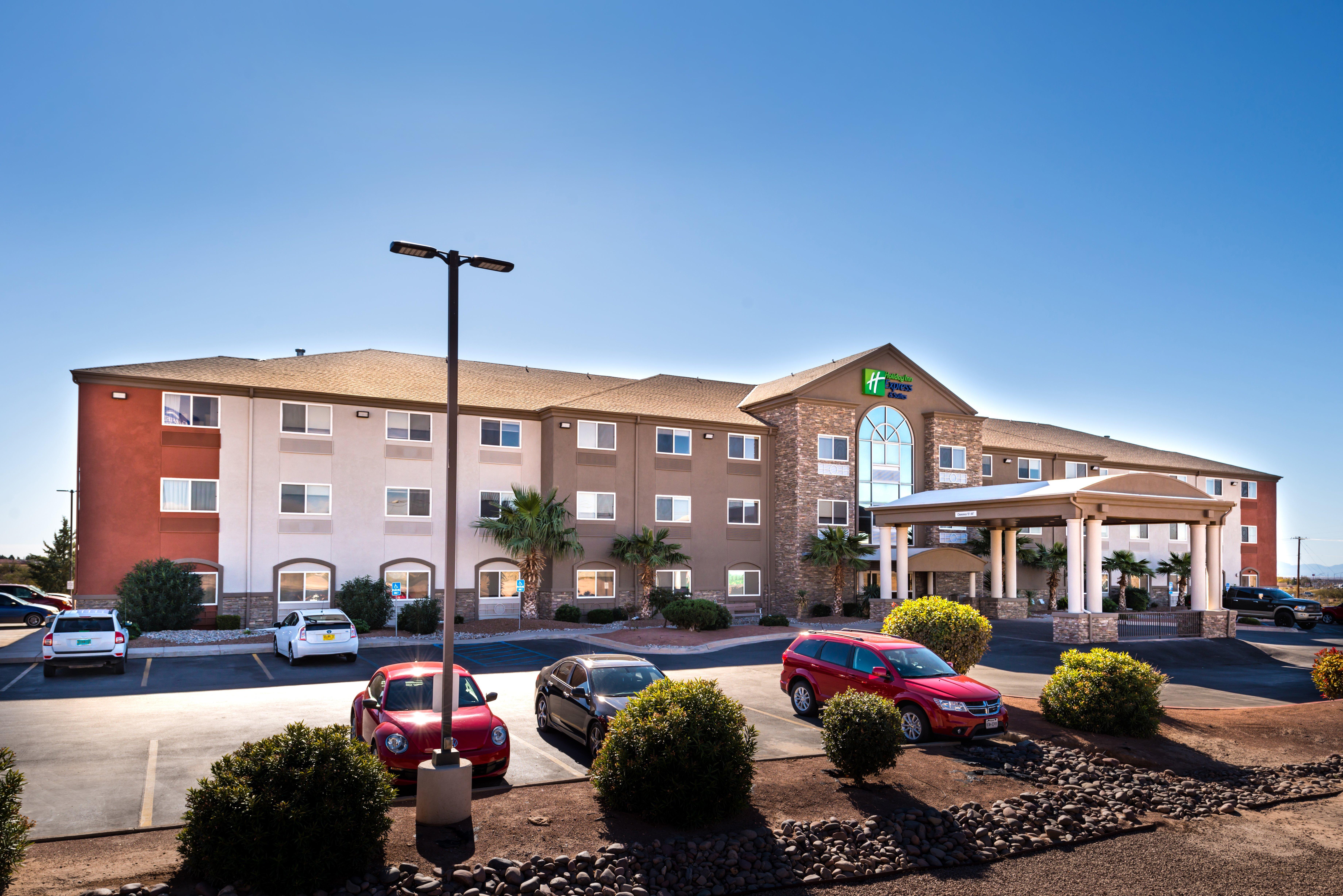 Holiday Inn Express & Suites Alamogordo Highway 54/70, An Ihg Hotel Esterno foto