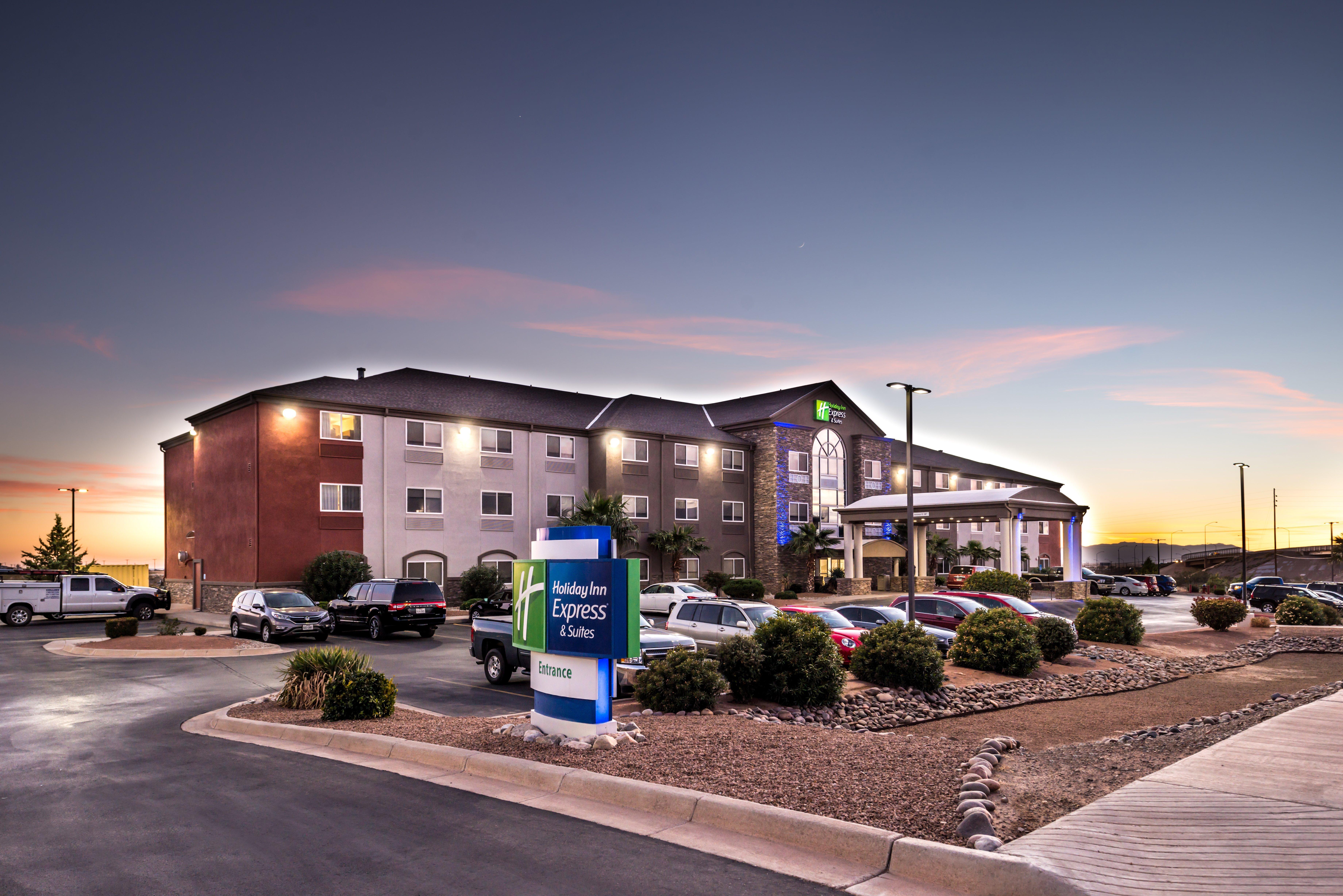 Holiday Inn Express & Suites Alamogordo Highway 54/70, An Ihg Hotel Esterno foto